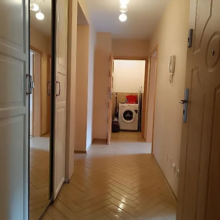 Big - 60m2 - 3 Beds - Lift - Balcony - Parking - 6 People Wrocław