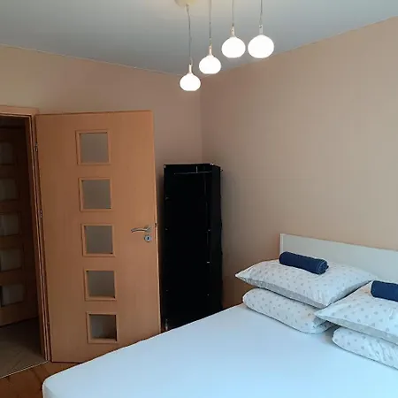 Appartement Big - 60m2 - 3 Beds - Lift - Balcony - Parking - 6 People