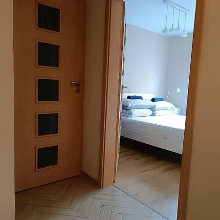 Big - 60m2 - 3 Beds - Lift - Balcony - Parking - 6 People Wrocław