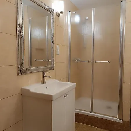 Appartement Big - 60m2 - 3 Beds - Lift - Balcony - Parking - 6 People Wrocław