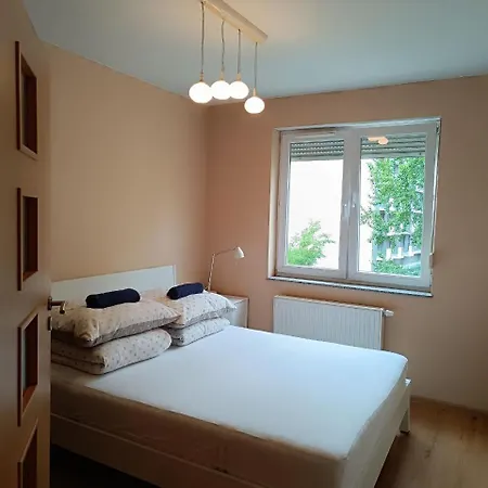 Big - 60m2 - 3 Beds - Lift - Balcony - Parking - 6 People * Wrocław