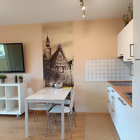 Big - 60m2 - 3 Beds - Lift - Balcony - Parking - 6 People Appartement Wrocław
