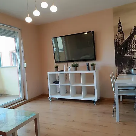 Appartement Big - 60m2 - 3 Beds - Lift - Balcony - Parking - 6 People Wrocław